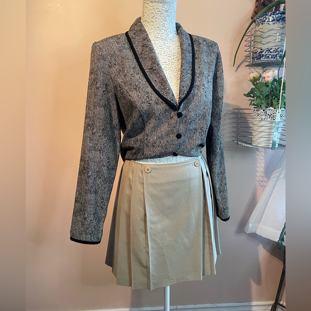 Vintage Black & White Chic 'Marsellis Collections' Button Up Blazer Blouse